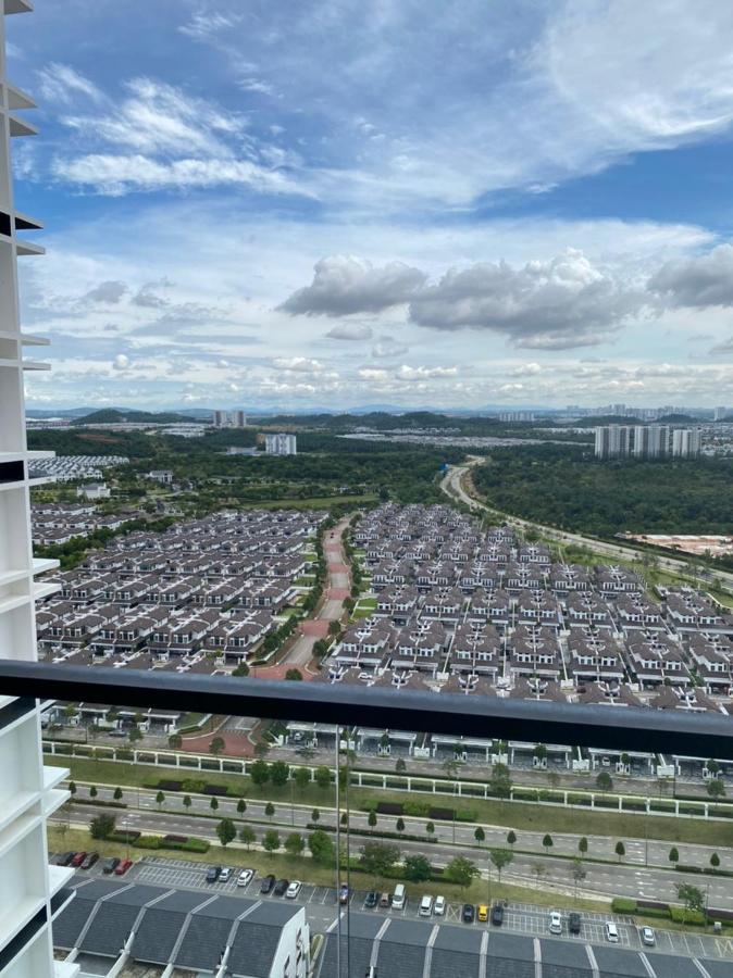 Eco Nest 3 Bedroom Duplex Apartment นุสาจายา ภายนอก รูปภาพ